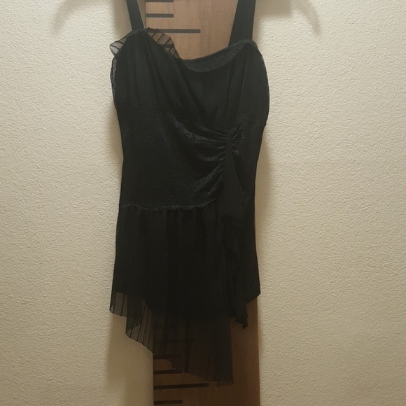 Moda International Tops - Beaitiful top